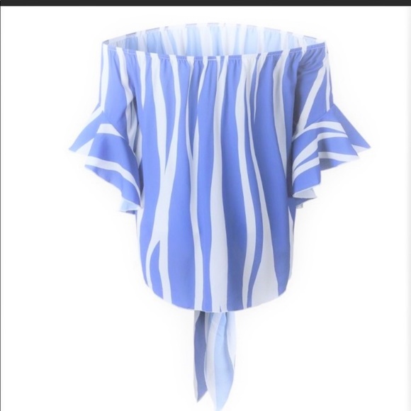 Off The Should Knot Front Top - Picture 4 of 5